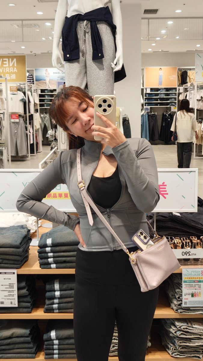 Saturday air just smells like freedom.