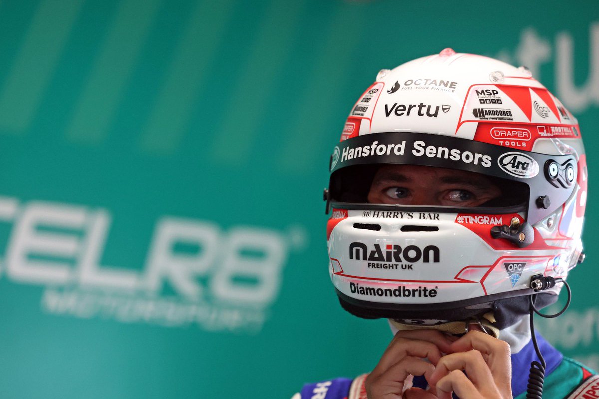 VertuMotors's tweet image. On to the next! Let’s go #TeamVERTU!💪🔥
@TomChilton_ @Tomingram80 @Excelr8M #EXCELR8 #Vertu #BTCC #Snetterton