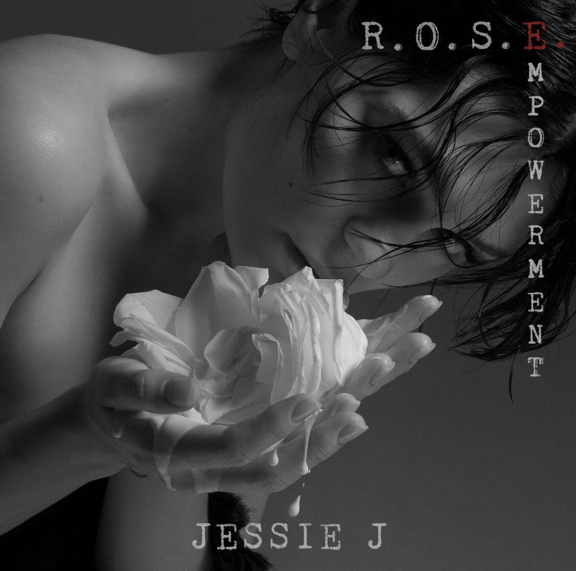 RaulVsRalph's tweet photo. 7 years ago today @JessieJ released ‘R.O.S.E. (Empowerment)’ as the fourth and final part of her 4th studio album
#JessieJ
#ROSE / #Empowerment 💿
#Glory
#RoseChallenge
#SomeonesLady
#IBelieveInLove
May 25, 2018 https://t.co/mcj8IasLgK