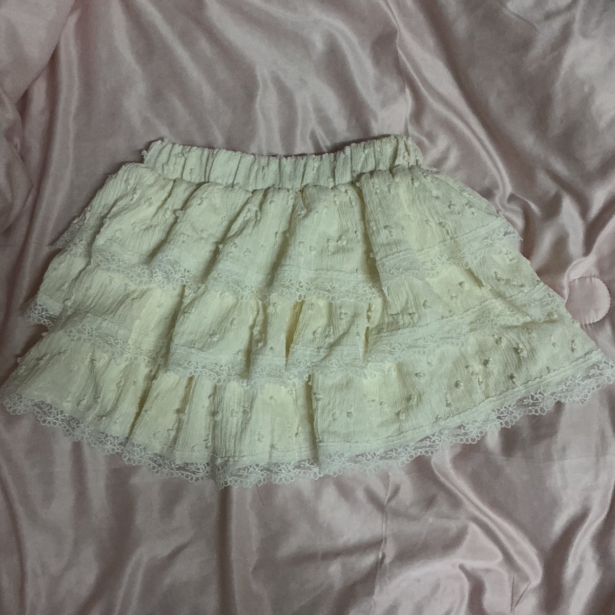 ncld_27's tweet photo. 4. กระโปรงชั้นๆ สีครีม เราซื้อมาจากเซฟวัน ใส่ไม่ได้เพราะเราก้นงอน😭 ซื้อมา300 ขาย ((150บาท))‼️ ไม่เคยใส่ค่า ลองเฉยๆ
#ส่งต่อ #กระโปรง #ส่งต่อกระโปรง #ส่งต่อเสื้อผ้า #เสื้อผ้ามือสอง #ส่งต่อเสื้อผ้ามือสอง https://t.co/dAkriF6q2I