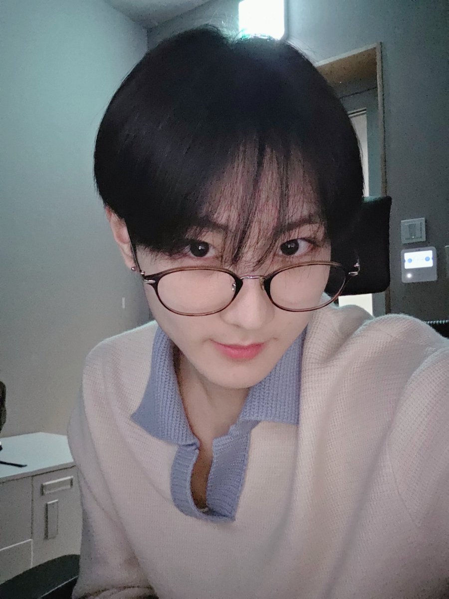 [ #정원’s Post ] 250525

#JUNGWON: 👓

<a href="/ENHYPEN_members/">ENHYPEN</a> <a href="/ENHYPEN/">ENHYPEN OFFICIAL</a> #ENHYPEN #엔하이픈