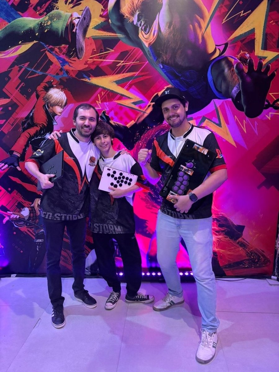 REDSTORMOFICIAL's tweet photo. Sabe aquele campeonato do coração que vc ama então ele é o bar fighter @sagaizinbc TEAM RED STORM sempre presente Go REDs @Liru_young https://t.co/l0xXJCtTuL