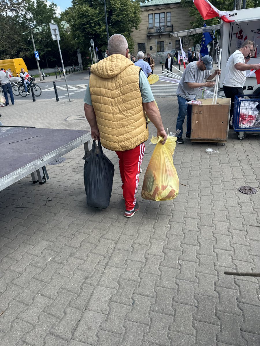 Janusz Cieszyński tweet media