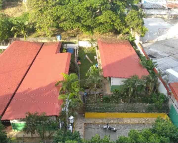 TrujilloConVzla's tweet image. ¡Los trujillanos están más claros que nunca! Este #25M no habrán elecciones, solo designaciones y por ello no acompañan esta farsa electoral.
Cuatro importantes centros de votación en #Valera:
La Candelaria
La Alborada
Ricardo Labastida
UNESR
TOTALMENTE VACÍOS #YoNoObedezco