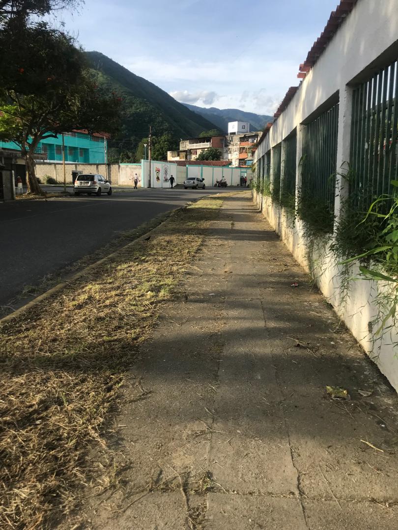 TrujilloConVzla's tweet image. ¡Los trujillanos están más claros que nunca! Este #25M no habrán elecciones, solo designaciones y por ello no acompañan esta farsa electoral.
Cuatro importantes centros de votación en #Valera:
La Candelaria
La Alborada
Ricardo Labastida
UNESR
TOTALMENTE VACÍOS #YoNoObedezco