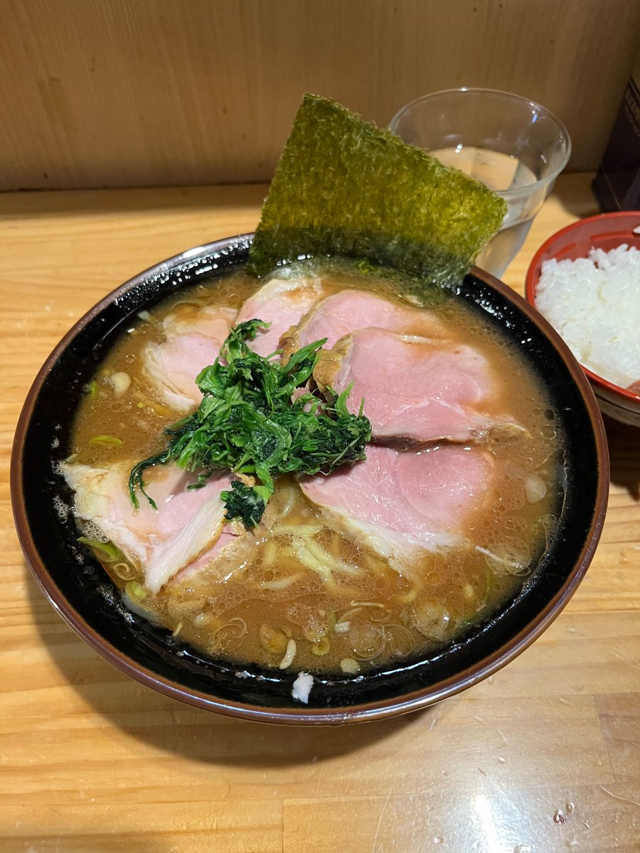 SAUNAJIRO's tweet photo. 秋葉原わいず。

仕事の関係上本店に行けないので
日曜営業のこちらえ。やはり、全てが最高峰、チャーシューうますぎ。
ご馳走様でした😋 https://t.co/P1DY5qD3Dh