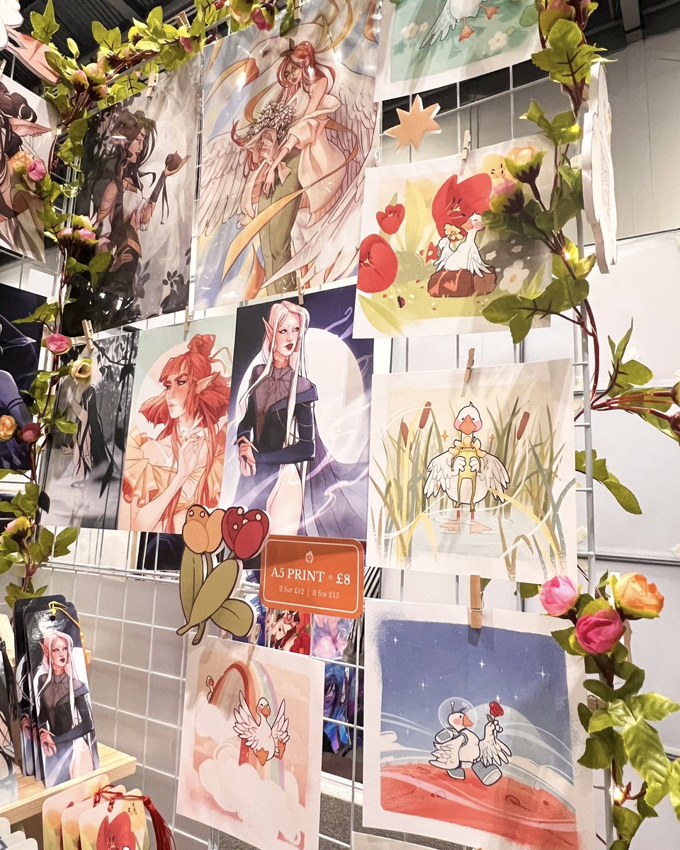 Last day of MCM London! We are at AA H-24! + lil close ups of the table 💕🪿#mcmcomiccon