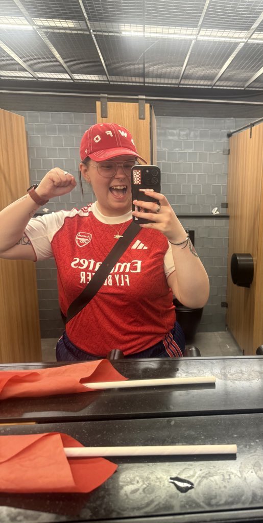 KateHarlow99's tweet photo. My team just won the Champions League and I watched it happen 🥹🏆 https://t.co/Wlr7WF10OV