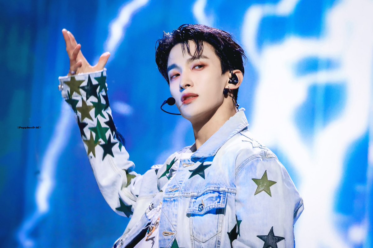 puppkeedoki's tweet photo. 250525 
🎤🎶
#도겸 #DK #ドギョム #DOKYEOM
#SEVENTEEN #세븐틴 https://t.co/u8NgVa67Tw