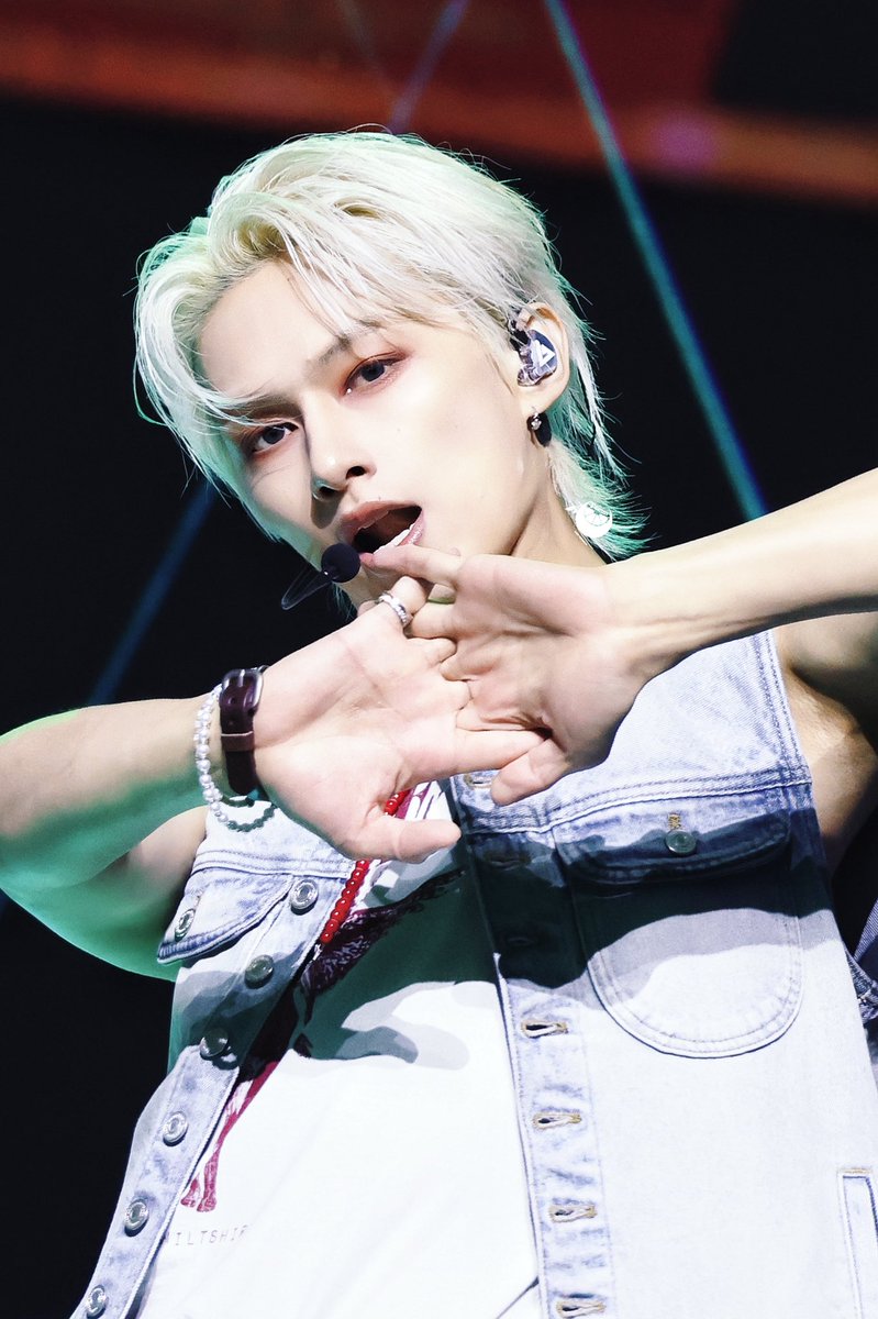 chenTsmm_moon's tweet photo. is cool😼
#文俊辉 #文俊辉jun #seventeen_jun #seventeenjun #seventeenjunhui #준 #문준휘 #ジュン https://t.co/srXZlt1EKo