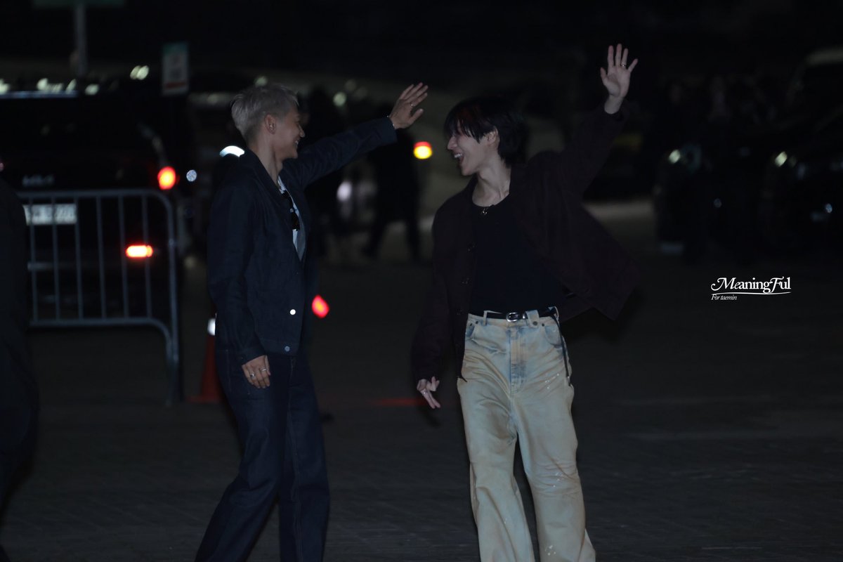 Meaningful_TM's tweet photo. 250525 태민&amp;민호 퇴근길

Real

#SHINee #태민  #TAEMIN #민호 #MINHO https://t.co/gmMaKcg4S8