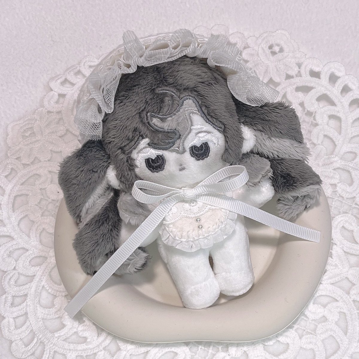 レーラ様(<a href="/Layla_Dolls/">Layla🌷レーラ / 募集GOはハイライトに✍️</a> )のJPGOにて、シムムちゃんをお迎えしました🖤
深海のお姫様のようなデザインに一目惚れだったので、手元に来てくれて本当に嬉しいです！お帽子もかわい~🐙🖤
この度はお取りまとめいただきありがとうございました🙇
🧸: <a href="/Chu_SSang/">🥗상츄🥗</a> 様