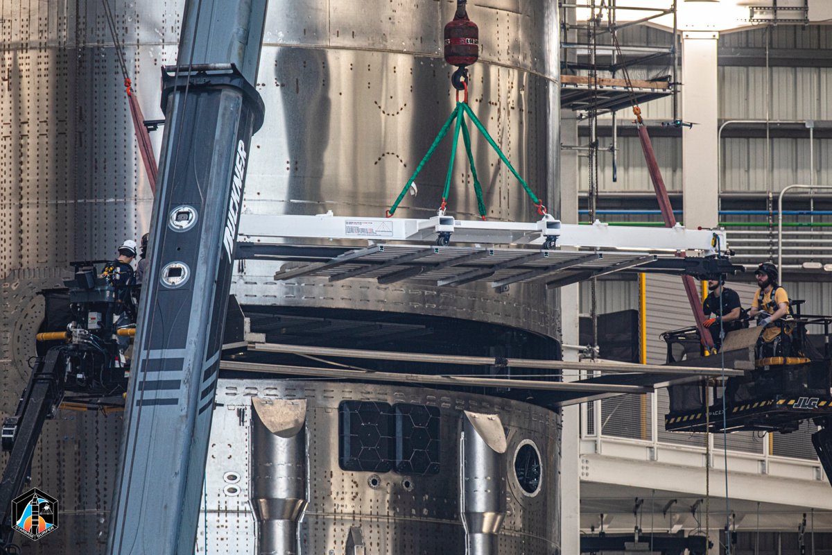 Starbase Surfer tweet media