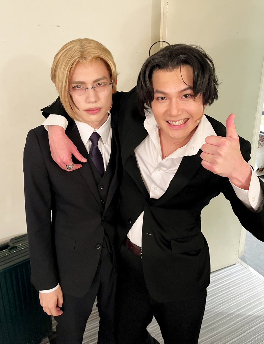 hiraryo0520's tweet image. #モリミュ
京都千秋楽でした。
エベレスト、ありがとう。
養子で末弟の奴と撮ったんだけど、、、
何だこいつ
シャイなのか?!
