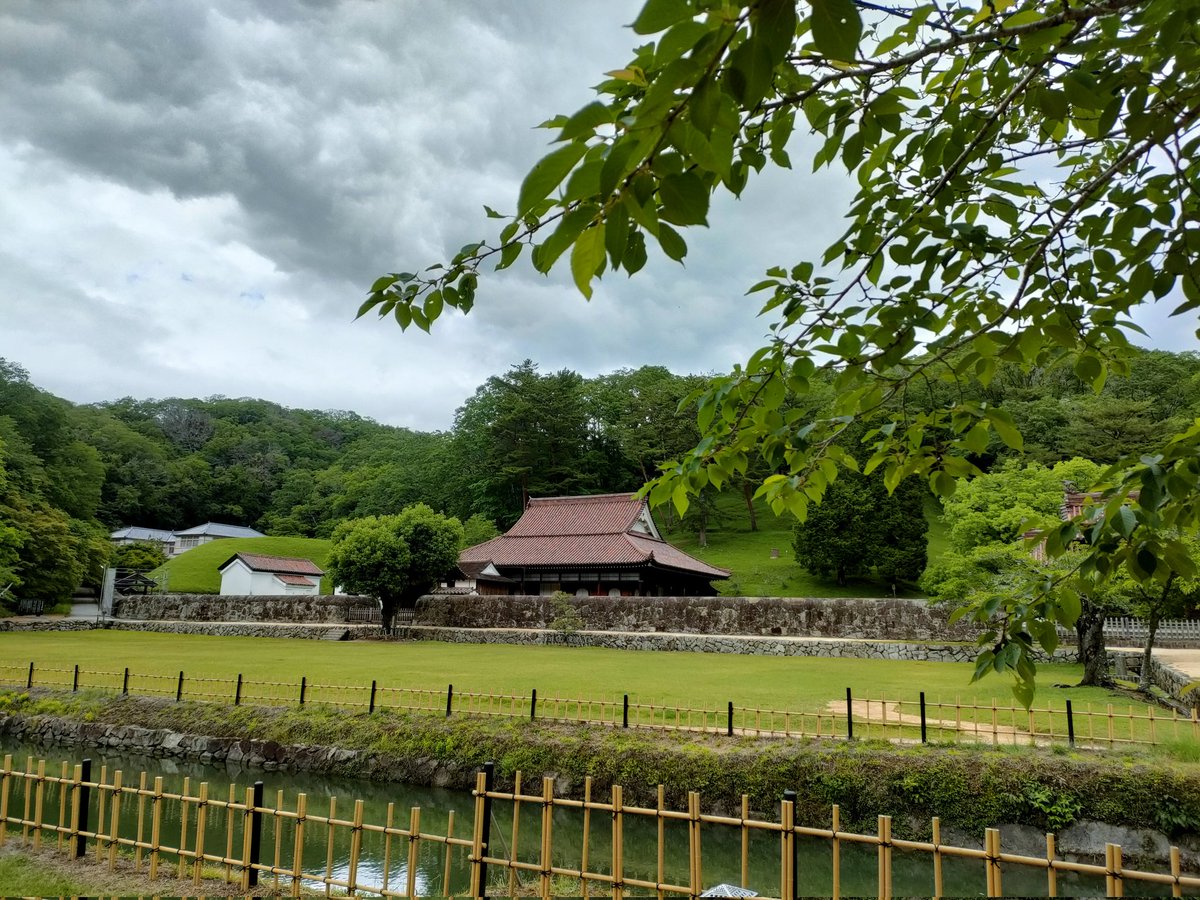 115Chanmi's tweet photo. 2025年5月25日　久しぶりにバイクに乗りました🙋✨
いつもルートは旦那さんが考えてくれます。ありがとうm(__)m
岡山の旧史跡閑谷学校まで。
建物も石垣も見どころ満載で、歴史を感じた一日でした。
美味しいお蕎麦を椿庵さんで。ごちそうさまでした😋
楽しく走った190km弱。明日からまた頑張ろう🍀 https://t.co/4fYizWS667