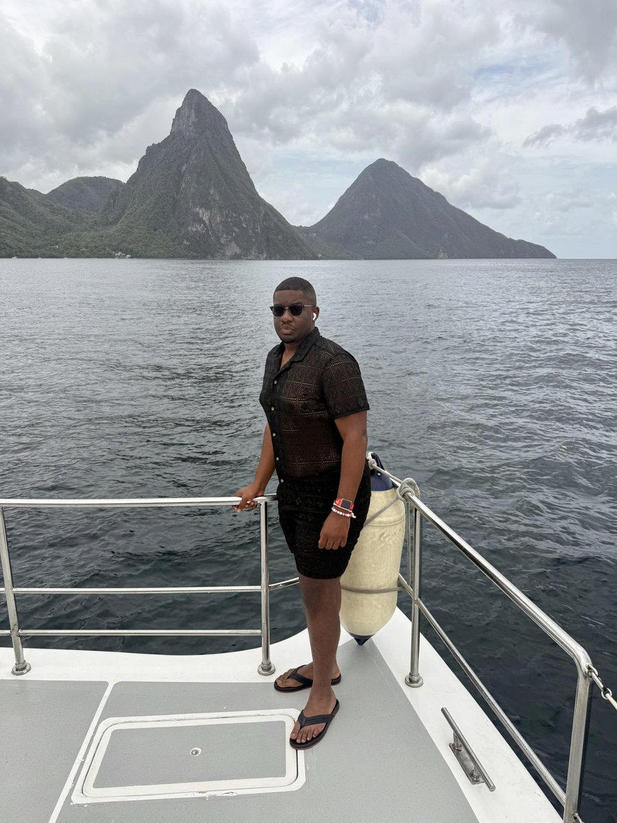 JerseyBoy7321's tweet photo. St. Lucia was a whole vibe….Spain & Aruba is next
#SoloTravelGoals #BookedByTyler #StLuciaDreaming #WaterfallMagic #IslandEnergy #BlackBoyTravels #MainCharacterMoment #TravelWithoutLimits #FearlessAndFree #NextStopAruba #SpainWeComing #LifeIsMeantToBeExplored #BlackMenTravelToo https://t.co/CprRj4tZTs