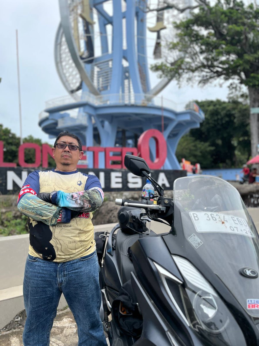 ardhany90's tweet photo. dan akhirnya sampailah kami, kymco'ers maxiscooter menuju sabang, setelah melakukan penyeberangan dari pel ulee lheue, banda aceh ke pel balohan, pulau weh,
menempuh sekitar 75km pp, pulau dimana kota sabang berada, kota yg jadi tujuan para biker mencatatkan dirinya sampai di km0 https://t.co/BfxzPCWBGR