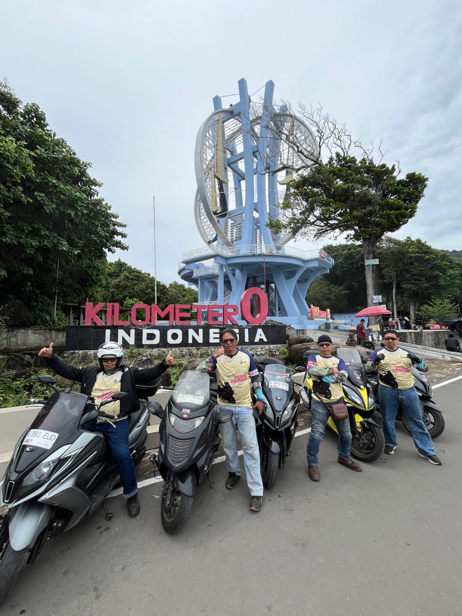 ardhany90's tweet photo. dan akhirnya sampailah kami, kymco'ers maxiscooter menuju sabang, setelah melakukan penyeberangan dari pel ulee lheue, banda aceh ke pel balohan, pulau weh,
menempuh sekitar 75km pp, pulau dimana kota sabang berada, kota yg jadi tujuan para biker mencatatkan dirinya sampai di km0 https://t.co/BfxzPCWBGR