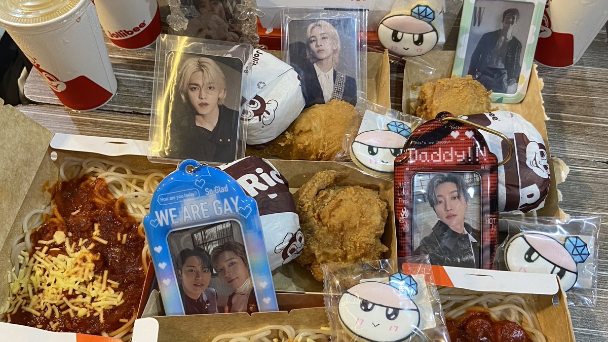 haogigurlie's tweet image. Thank you, Gia @TheeDaisyDjarin and the whole @thirteenforsvt for organizing this event! 🤍

Thank you also to all the sponsors and all the attendees! Until next event! 🤍

Love you Tingi Kohi Buddies! 🤍
@iceddecaff @ONIDS__ @daechwigirlll 

#HAPPY_BURSTDAY #TogetherAlways