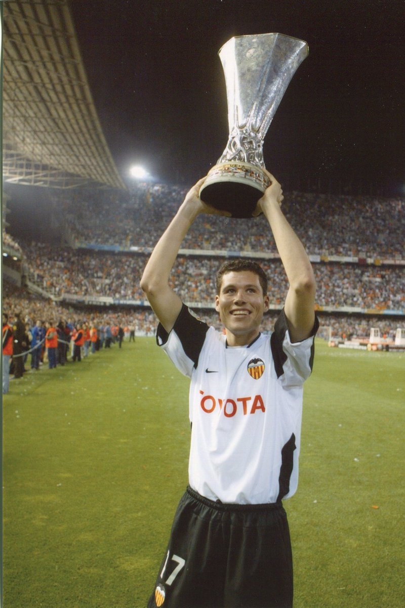 Valencia CF (@valenciacf) on Twitter photo 🎂 Hoy es el cumpleaños de nuestro exjugador David Navarro
¡Felicidades, <a href="/dnavarro_4/">David Navarro</a>! 🥳
#ADNVCF 🦇 🎂 Hoy es el cumpleaños de nuestro exjugador David Navarro
¡Felicidades, <a href="/dnavarro_4/">David Navarro</a>! 🥳
#ADNVCF 🦇