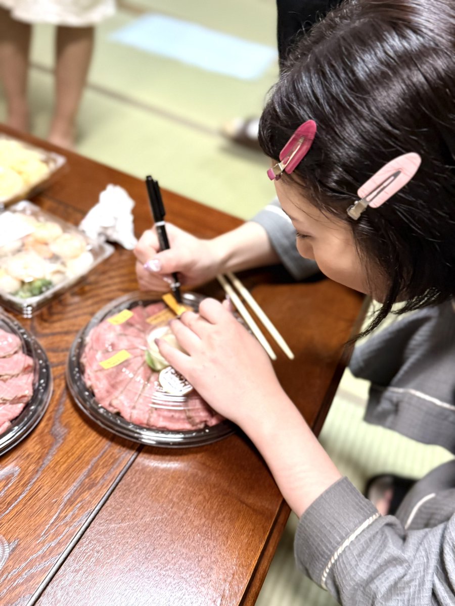 ローストビーフに名入れ中(^^)
<a href="/himachan_EXCEL/">桃瀬ひまり</a>