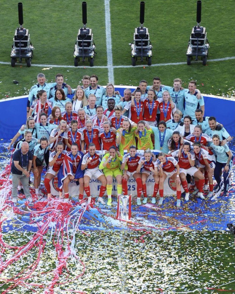 Congratulations to Arsenal for winning the champions league, True champions. ❤️❤️

Arsenal Men + Arsenal Women= 2 Champions league. 

Chelsea Men + Chelsea Women= 2 Champions league. 

If I hear no champions league for your mouth we go drag each other o 🙏🙏