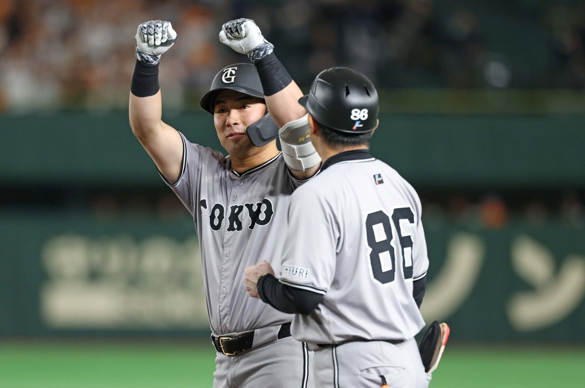 読売ジャイアンツ 巨人 ビジター ユニフォーム 優勝記念モデル 袖