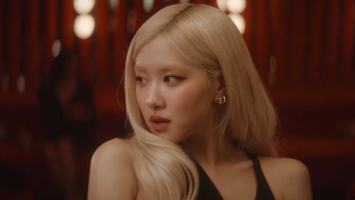 How Rosé changed the Industry: A K-Pop Royalty Revolution.

Breaking down what this means for other artists and songwriters in a thread.