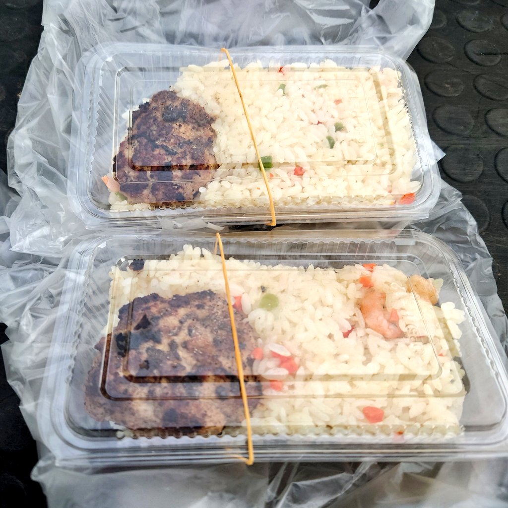 bsatami11's tweet photo. （静岡県代表として有名な）あのお店よりおいしいハンバーグを作ろう！
残ったハンバーグは隊長がお弁当にしてくれました。
#ボーイスカウト #熱海 https://t.co/1TaRdcASWS