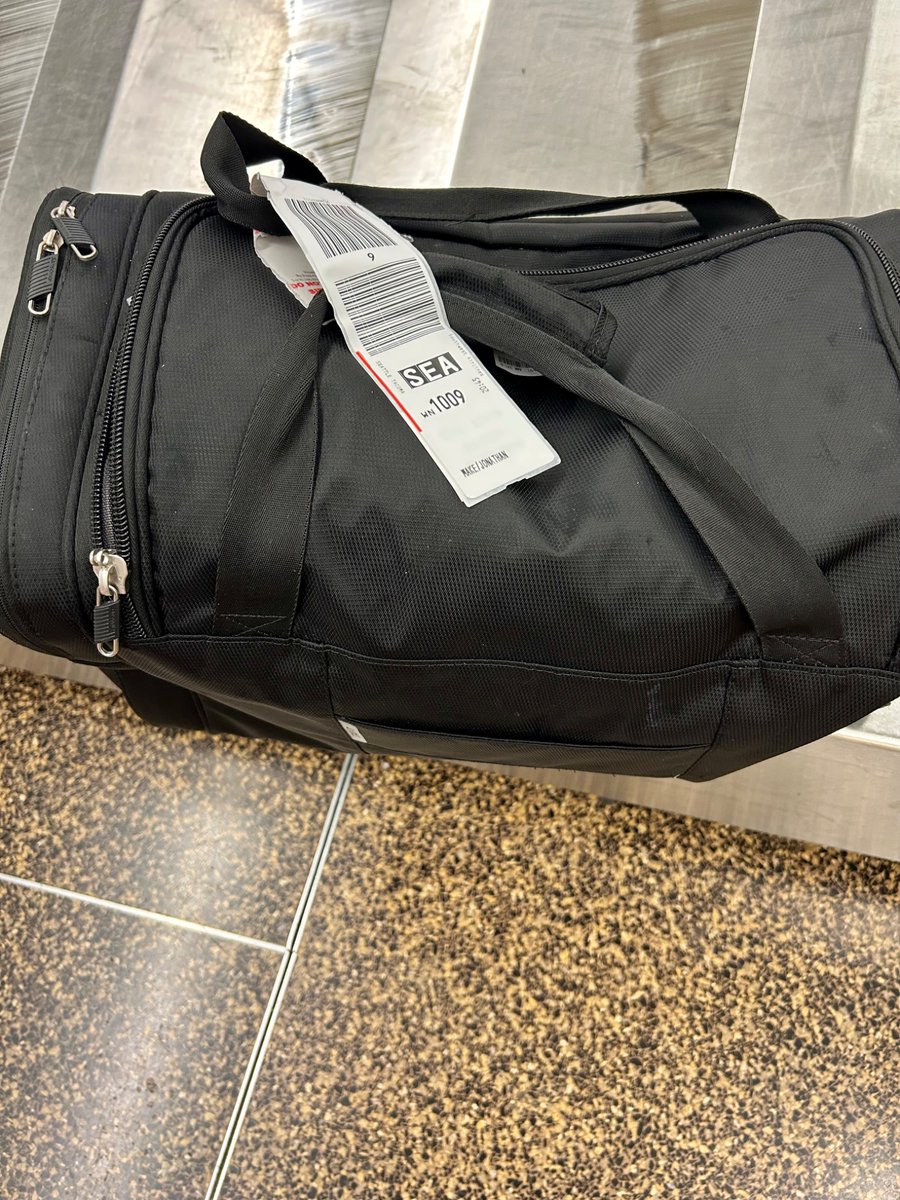 Jonathan Make (@makejdm) on Twitter photo dear <a href="/SouthwestAir/">Southwest Airlines</a> — I love you all and I love rain, I just don’t love rain in my checked bag. just landed and it’s soaked. dear <a href="/SouthwestAir/">Southwest Airlines</a> — I love you all and I love rain, I just don’t love rain in my checked bag. just landed and it’s soaked.