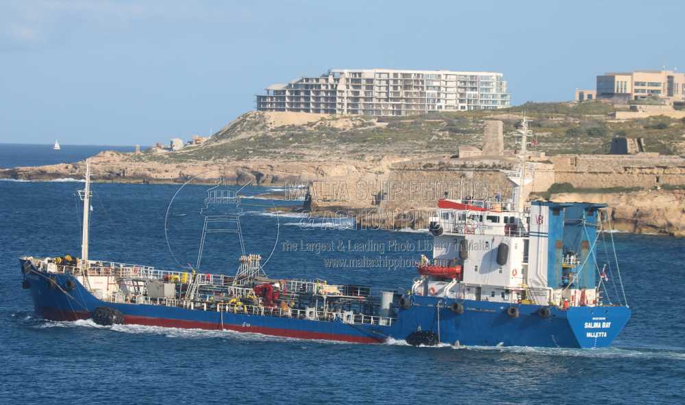 Shipguru's tweet photo. #ProductsTanker #SALINA_BAY #leaving #grandharbourmalta - 17.04.2025 - https://t.co/nfgboxc3g3 - NO PHOTOS can be used or manipulated without our permission @worldshipsoc @ShippingTV @shippingdata @ShippingMag @ShipNews @Rich_Ships @ShipsInPics @ShipNews @LowSulfurBunker https://t.co/8CauEbmew5