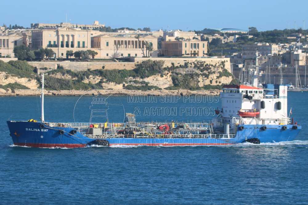 Shipguru's tweet photo. #ProductsTanker #SALINA_BAY #leaving #grandharbourmalta - 17.04.2025 - https://t.co/nfgboxc3g3 - NO PHOTOS can be used or manipulated without our permission @worldshipsoc @ShippingTV @shippingdata @ShippingMag @ShipNews @Rich_Ships @ShipsInPics @ShipNews @LowSulfurBunker https://t.co/8CauEbmew5