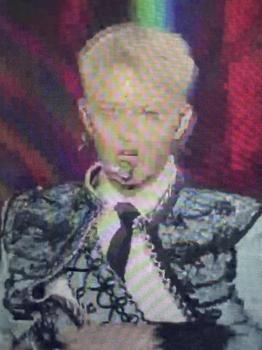 he looks so good 😍