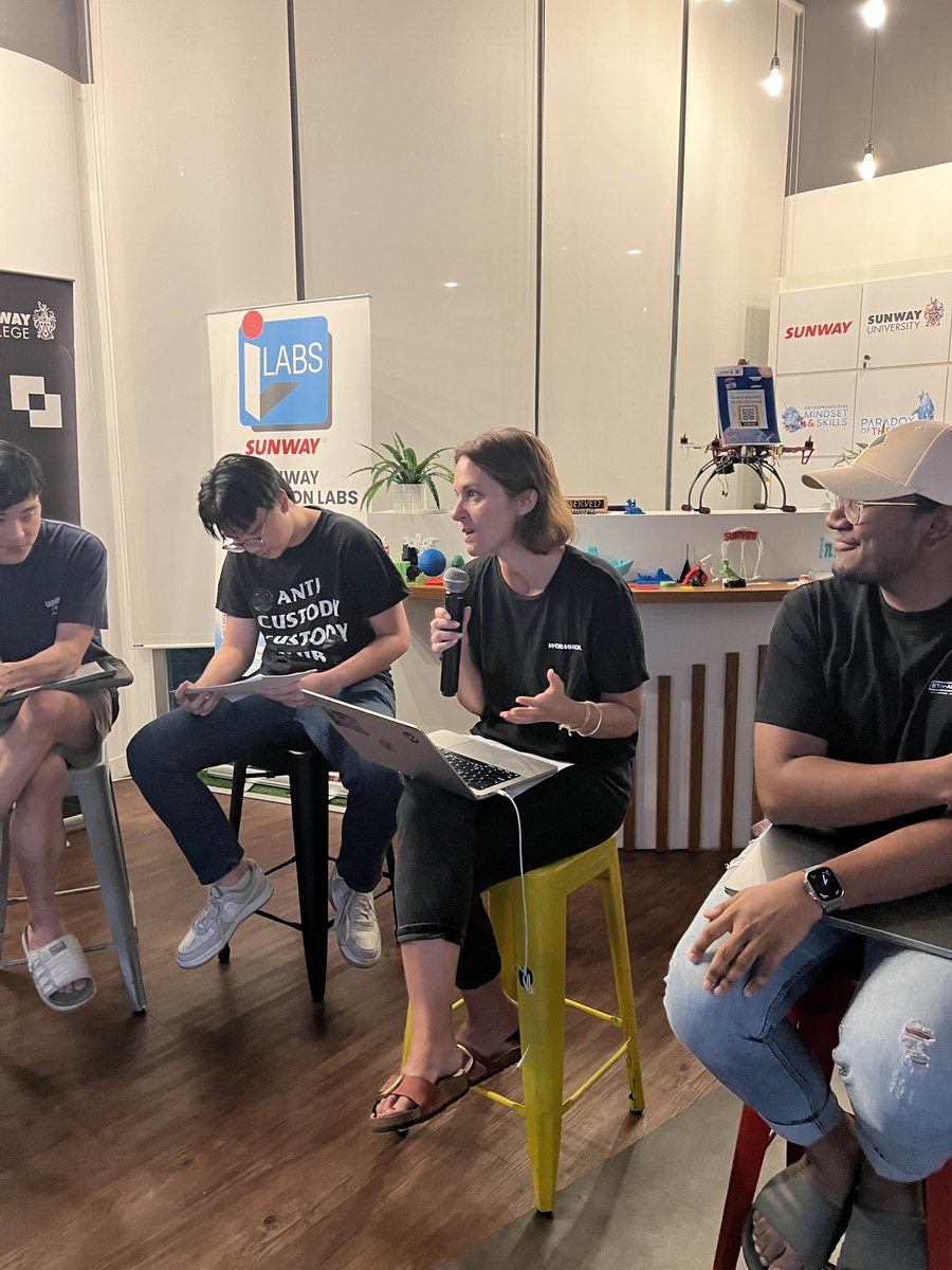 SunwayBCC's tweet image. We’re back with another deep dive, this time into Wormhole at our Whitepaper Reading event!✨
From Guardians to cross-chain messaging, we explored the tech behind blockchain interoperability.
Big thanks to @WPReadingClub for making it happen, and to everyone who joined us! 🙌