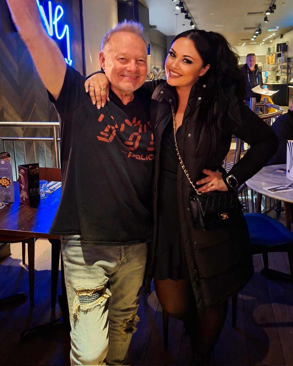 JoJo_Andr's tweet photo. What a night! Watching Cutting Crew again was pure magic. They never fail to deliver โ their music touches the soul every single time. Timeless. #bestband
#legends #ijustdiedinyourarm
@The_CuttingCrew #joannaandr https://t.co/jJkK42xtC9