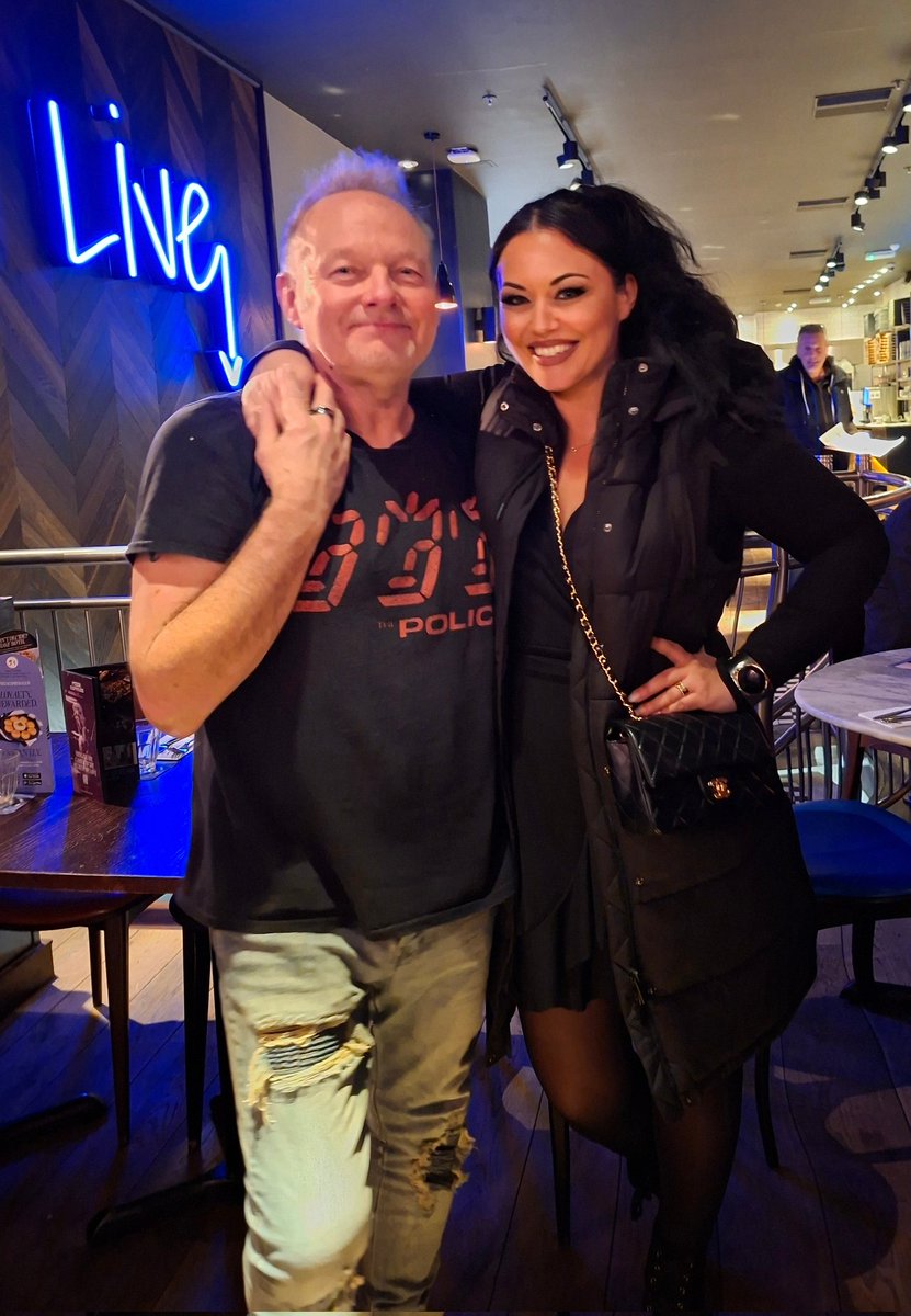 JoJo_Andr's tweet photo. What a night! Watching Cutting Crew again was pure magic. They never fail to deliver โ their music touches the soul every single time. Timeless. #bestband
#legends #ijustdiedinyourarm
@The_CuttingCrew #joannaandr https://t.co/jJkK42xtC9