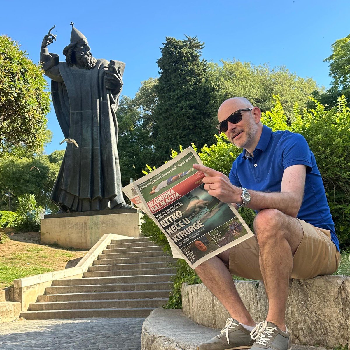 Simon Thomas (@uksimont) on Twitter photo Prekrasno je jutro u Splitu, i našao sam savršeno mjesto za čitanje svog intervjua u <a href="/SlobodnaDalmac1/">Slobodna Dalmacija</a>! O Brexitu, Putinu, Hajduku i guštu na vrhu Marjana. Čak sam pokušao objasniti što je ‘haggis‘! 📰👉 slobodnadalmacija.hr/vijesti/svijet… Prekrasno je jutro u Splitu, i našao sam savršeno mjesto za čitanje svog intervjua u <a href="/SlobodnaDalmac1/">Slobodna Dalmacija</a>! O Brexitu, Putinu, Hajduku i guštu na vrhu Marjana. Čak sam pokušao objasniti što je ‘haggis‘! 📰👉 slobodnadalmacija.hr/vijesti/svijet…