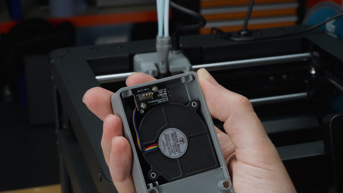 Heute gibt es leider mehr Probleme als Testdrucke. Auf der Formnext 2024 sah der Flashforge AD5X nach einer kompakten und mit 399€ günstigen Multicolor-Alternative aus. Günstig und Kompakt bleibt... alles andere erfahrt ihr im Video. youtu.be/dkW9E1wFoNs