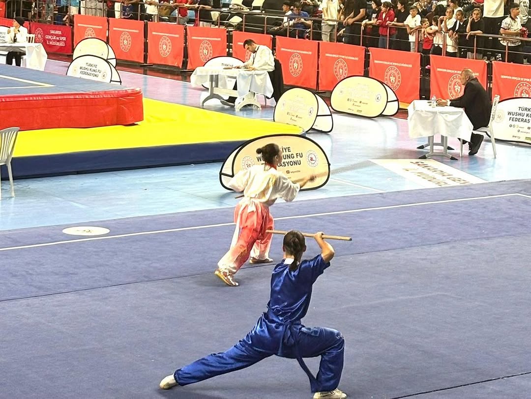 🏆🥋21-25 Mayıs 2025 tarihleri arasında Sakarya’da düzenlenen Wushu Okul Sporları Türkiye Şampiyonası’nda öğrencilerimiz 16 madalya ile Eskişehir’e döndü! 

Yıldızlar Kategorisi:
🥇 🥉Ela Otuzoğlu – Ahmet Sezer Ortaokulu
🥈 🥈İlke Gümüş – Özel Çağdaş Ortaokulu
🥈 🥉Belinay Su