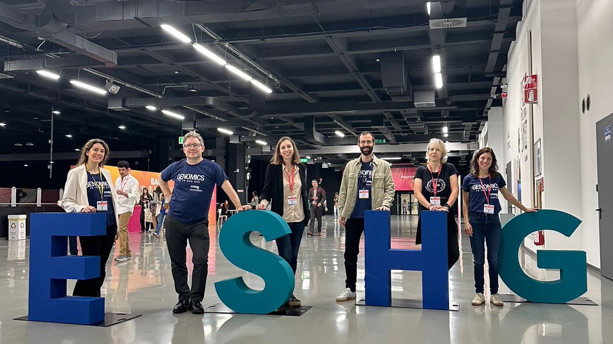💪 What a dream team we’ve got at CNAG for #eshg2025 — our super project managers, the Human Genetics and the Functional Genomics Team!

😎And just look how good we look in our new t-shirts…
CNAG is giving it all, once again!
📍Find us at booth 382

#GenomicsIsInOurDNA #eshg