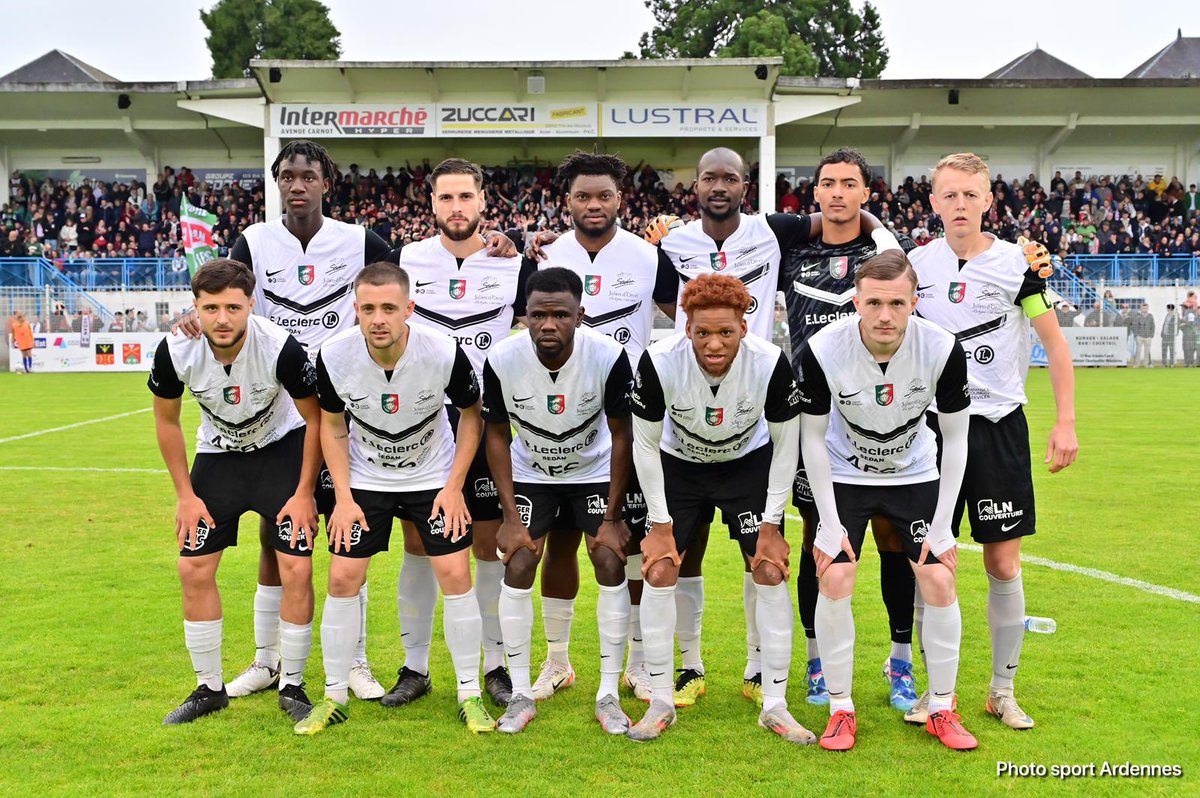 boris_ravignon's tweet image. Bravo aux Sedanais 👏 ! Le @_CSSA l’a emporté incontestablement contre l’équipe B de l’#OCPAM et assure ainsi sa montée en #R1 pour la saison prochaine. 
Hier soir au Petit-Bois, nous avons vécu une très belle soirée pour le #football #ardennais, dans la ferveur et la bonne…