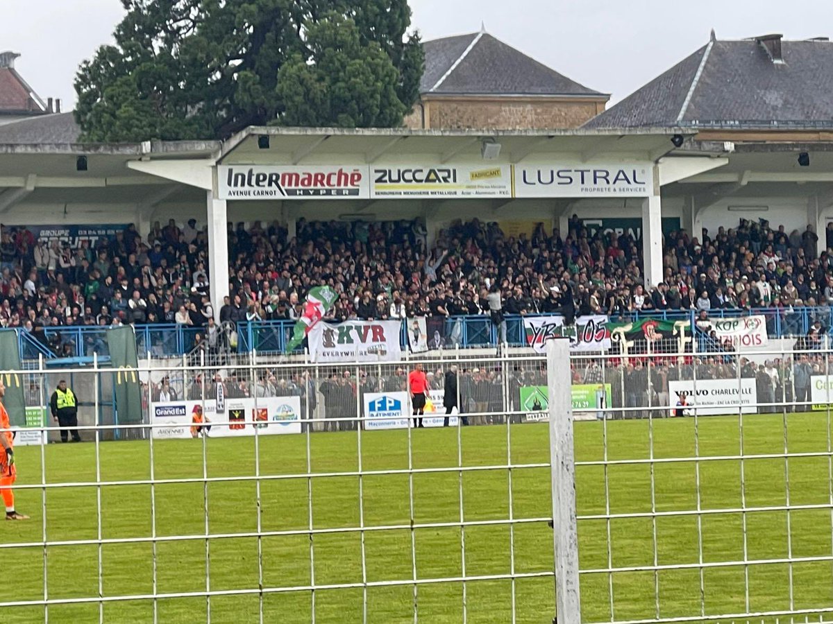 boris_ravignon's tweet image. Bravo aux Sedanais 👏 ! Le @_CSSA l’a emporté incontestablement contre l’équipe B de l’#OCPAM et assure ainsi sa montée en #R1 pour la saison prochaine. 
Hier soir au Petit-Bois, nous avons vécu une très belle soirée pour le #football #ardennais, dans la ferveur et la bonne…