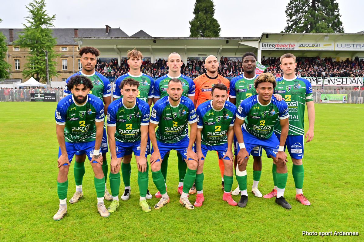 boris_ravignon's tweet image. Bravo aux Sedanais 👏 ! Le @_CSSA l’a emporté incontestablement contre l’équipe B de l’#OCPAM et assure ainsi sa montée en #R1 pour la saison prochaine. 
Hier soir au Petit-Bois, nous avons vécu une très belle soirée pour le #football #ardennais, dans la ferveur et la bonne…