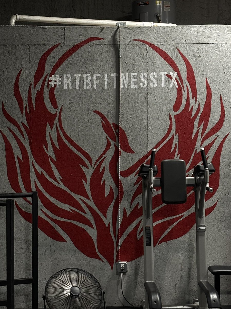 Had a great chest day this morning with an appearance from Kilo the gym cat(worlds best spotter)