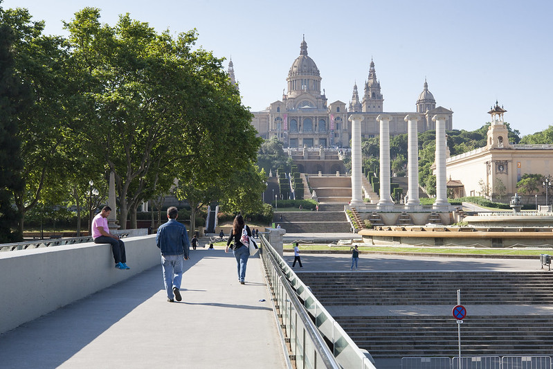 #Barcelona's superblocks are a prime example of what a 15-minute city can look like. The city’s large, #pedestrianfriendly zones limit car traffic, turning streets into public spaces where people can walk, cycle, &amp; socialize. 

More abt 15-minute cities: wrld.bg/rMi450V6a1Q