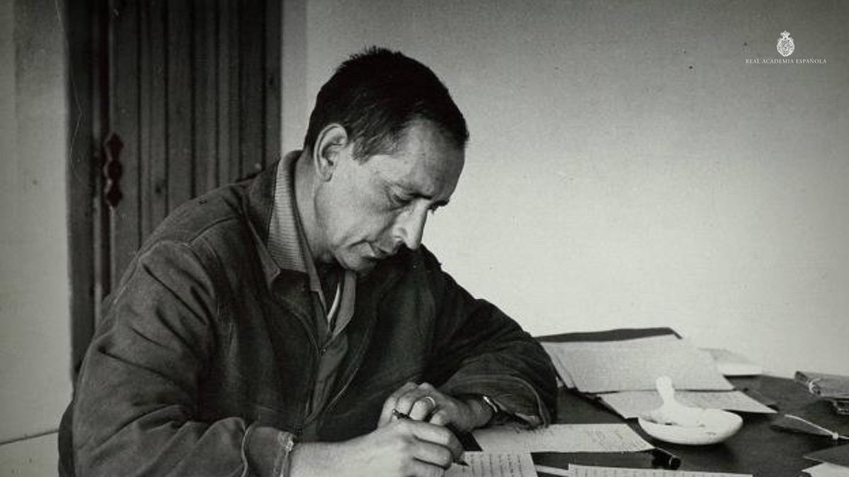 «El hombre de hoy usa y abusa de la Naturaleza como si hubiera de ser el último inquilino de este desgraciado planeta, como si detrás de él no se anunciara un futuro».

Estas palabras forman parte del discurso con el que Miguel Delibes ingresó en la RAE hace hoy 50 años.