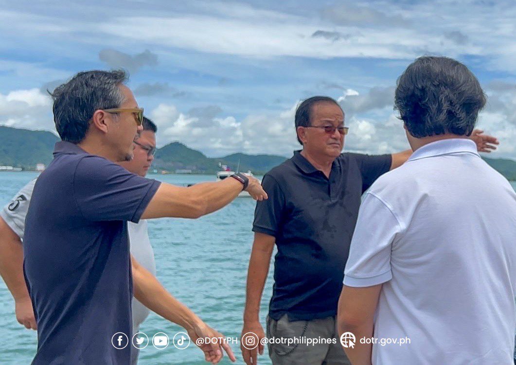 𝐋𝐎𝐎𝐊: The DOTr and the PPA continue to work closely with the DPWH and local officials in Tacloban and Samar to build RoRo facilities to ensure uninterrupted movement of goods while the San Juanico Bridge undergoes rehabilitation works

 #DOTrPH 
#KomyuterMuna
#BagongPilipinas