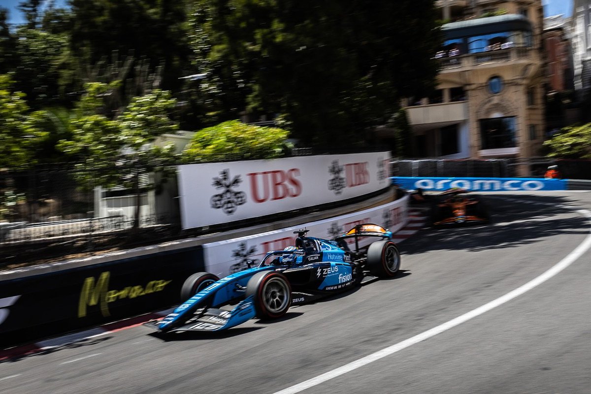 😔Dirección de Carrera le 'regala' la victoria a Jak Crawford en una alocada carrera de F2

➡️El lío con el VSC/SC de la FIA le vino de perlas al piloto de desarrollo de Aston Martin

➡️Montoya subió al podio de una carrera marcada por el caos de la salida: no se repartirán todos