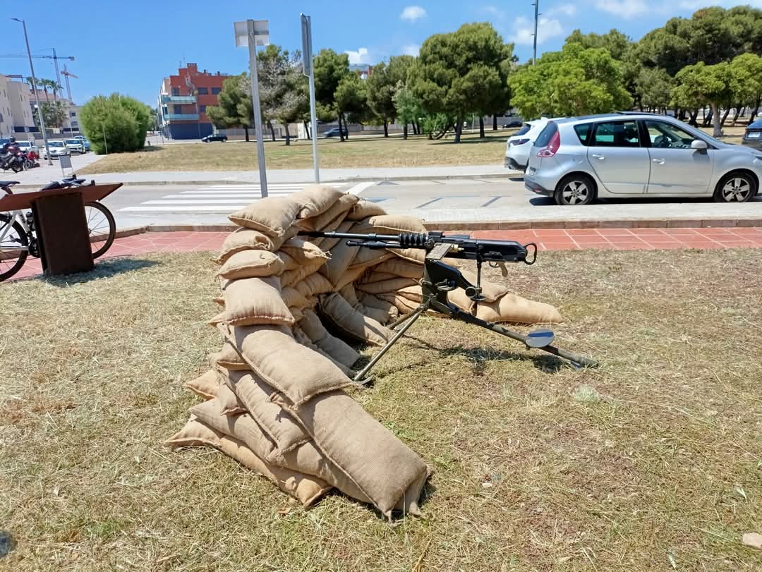 GRIEGC1's tweet photo. #Cubelles (#Barcelona)
Una magnífica jornada de Recreación histórica de la Guerra Civil en el Fortín de la Mota de Sant Pere, una de las fortificaciones más espectaculares que todavía se conservan en el litoral.
¡Muchas gracias a todos los participantes!
#guerra #guerracivil https://t.co/yp2mSAvQ17