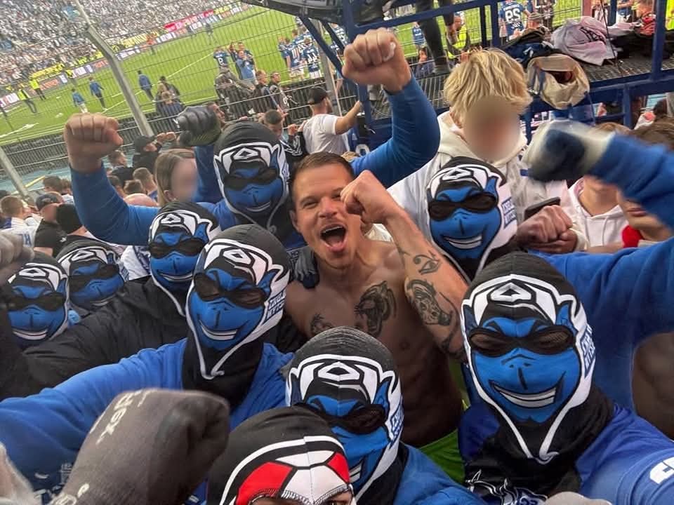 Pewnie niektórzy przeoczyli.

Bedi oznajmił, że żegna się z Kolejorzem.

Dzięki za wszystko i powodzenia! 🔥